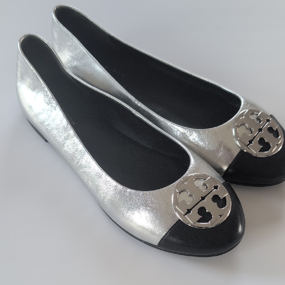 NWT Tory Burch Metallic Silver and Black Flats